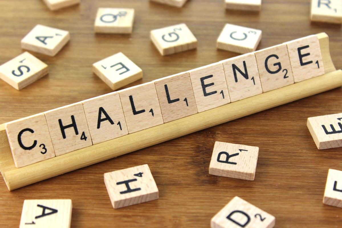 challenge - wyzwanie; rzucać wyzwanie